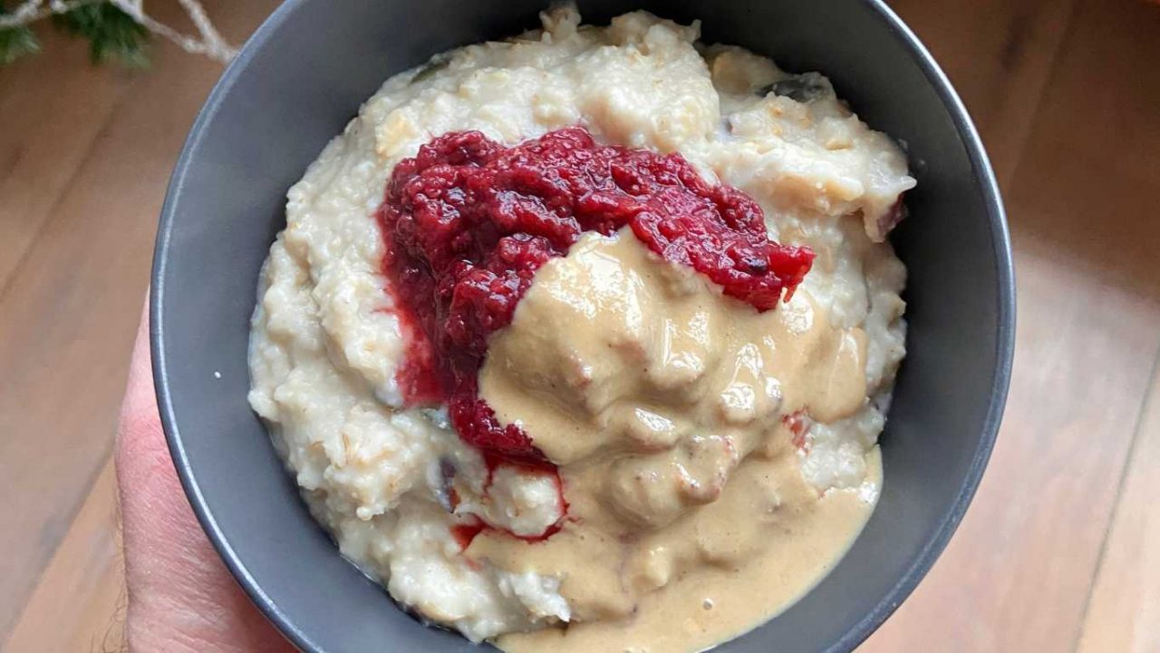 Flaked Quinoa, Millet & Oat Porridge Neil Bridgeman